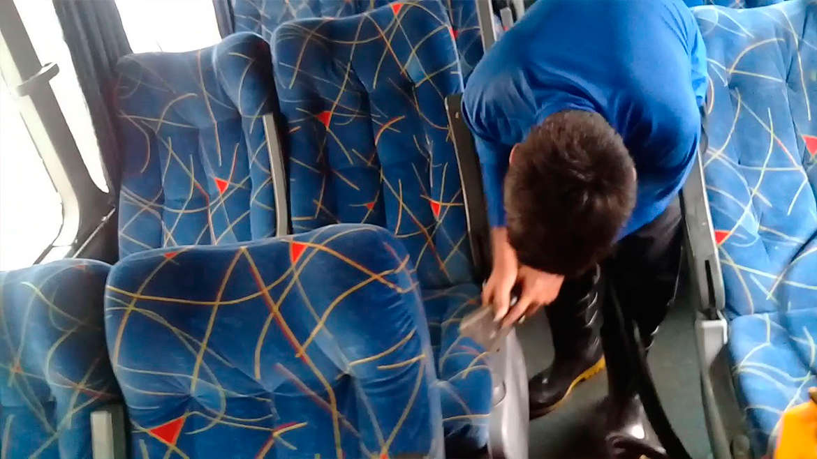 Lavagem a seco de ônibus